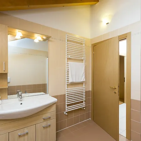House Aparthotel